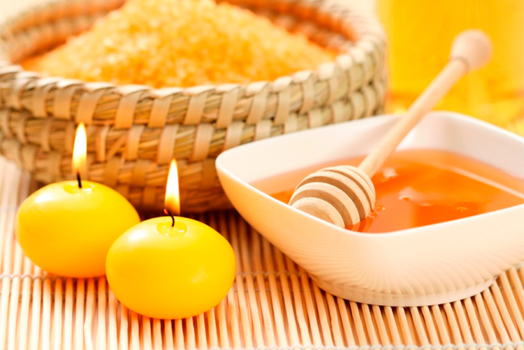 4 Cách làm trắng da đơn giản với mật ong 4 Cách làm trắng da đơn giản với mật ong