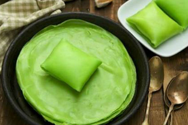 Làm bánh crepe lá dứa bằng chảo chống dính Làm bánh crepe lá dứa bằng chảo chống dính