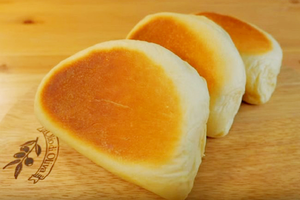 Làm bánh Cream Bun bằng chảo chống dính Làm bánh Cream Bun bằng chảo chống dính
