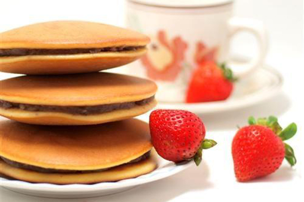 Làm bánh dorayaki bằng chảo chống dính Làm bánh dorayaki bằng chảo chống dính