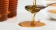 Uống 1 thìa mật ong vào đúng thời điểm để thải độc đường ruột